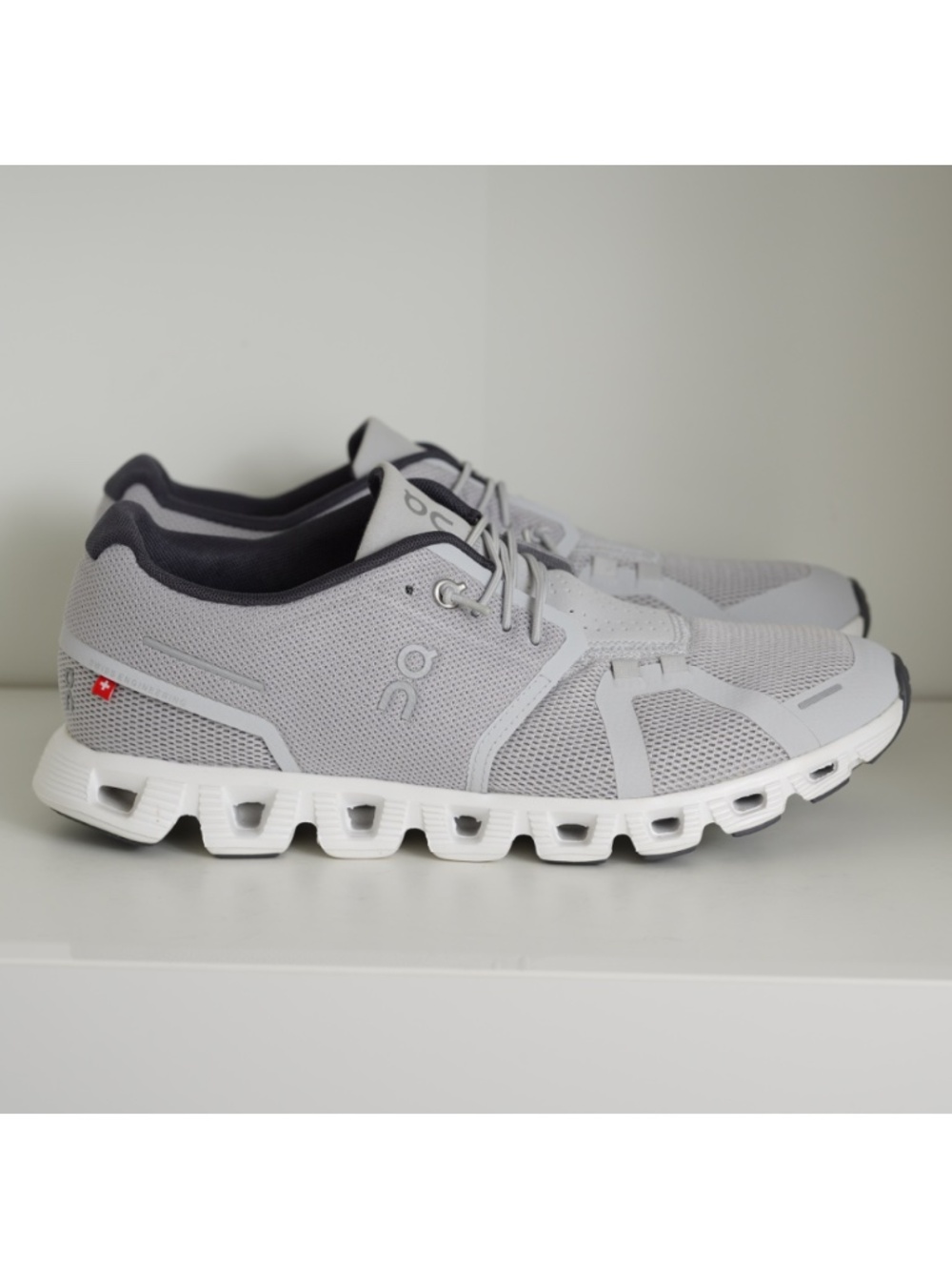 On Cloud Men's Cloud 5 Running Shoes Glacier/White US 8 EU 41